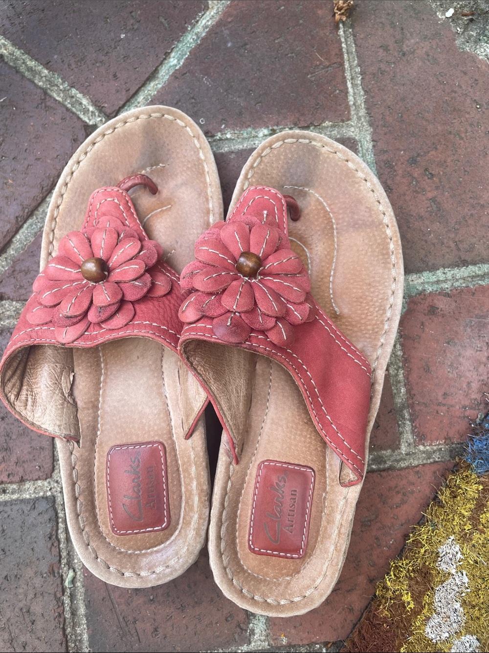 Clarks Women's Coral Floral Leather Toe-Post Sandals